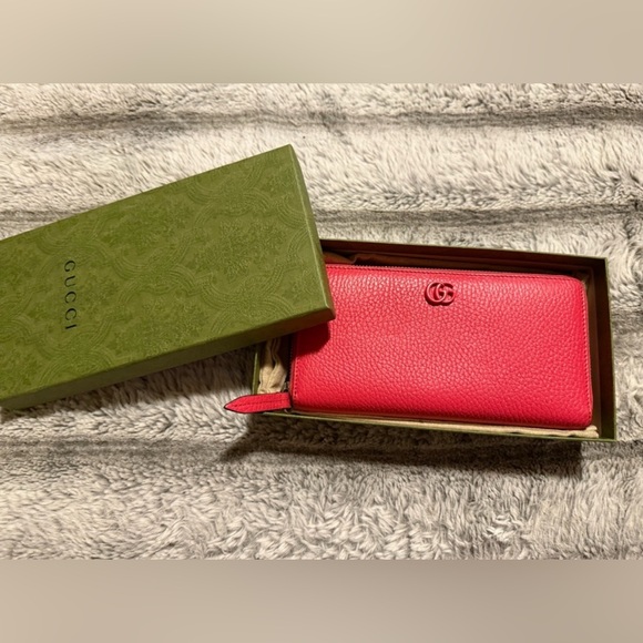 Gucci GG Marmont zip wallet, like new - Picture 7 of 7